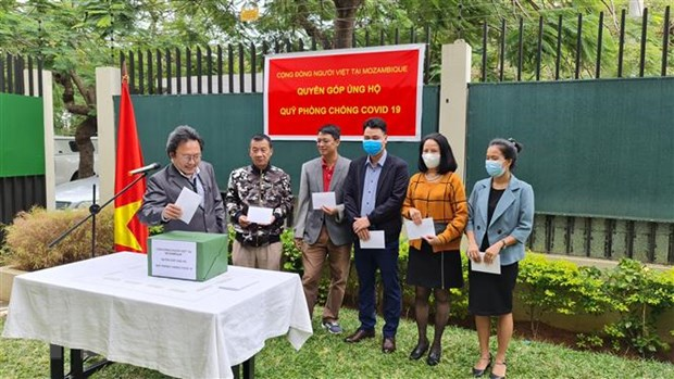 Overseas Vietnamese contribute to Covid-19 vaccine fund
