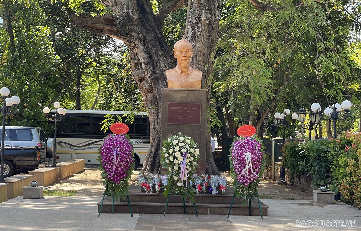 President Ho Chi Minh's stop in Sri Lanka, en route to save Vietnam