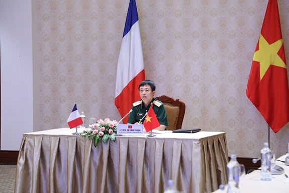 Vietnam, France agree to help each other with Covid-19 vaccines
