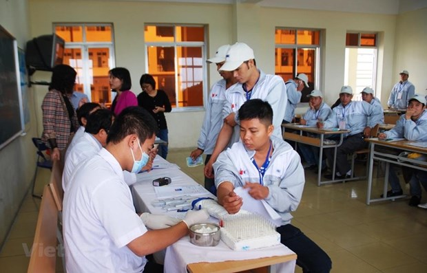 Proposal to give Covid-19 vaccines to Vietnamese workers overseas