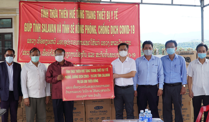 Vietnam assists Laos provinces in Covid-19 fight