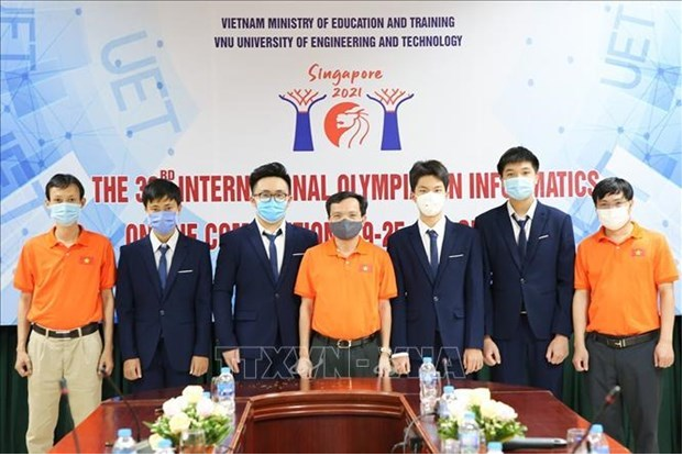 Vietnamese students win medals at Int’l informatics Olympiad 2021