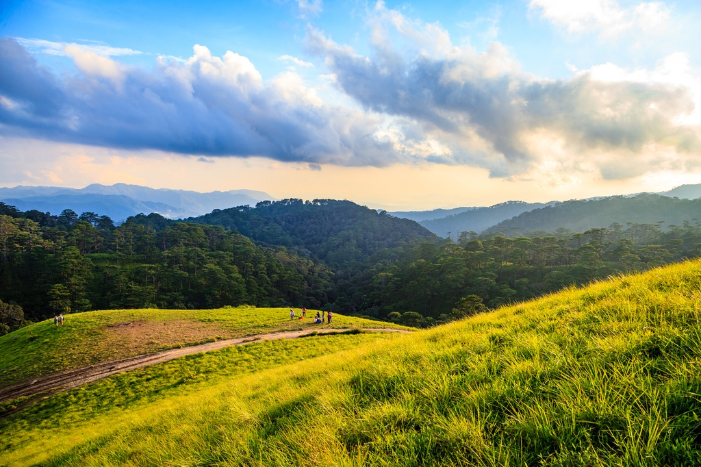 top 4 breath taking trekking paths in vietnam