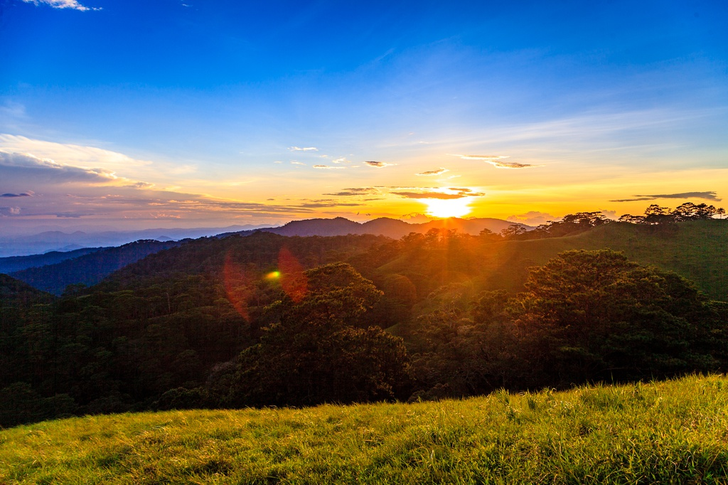 top 4 breath taking trekking paths in vietnam