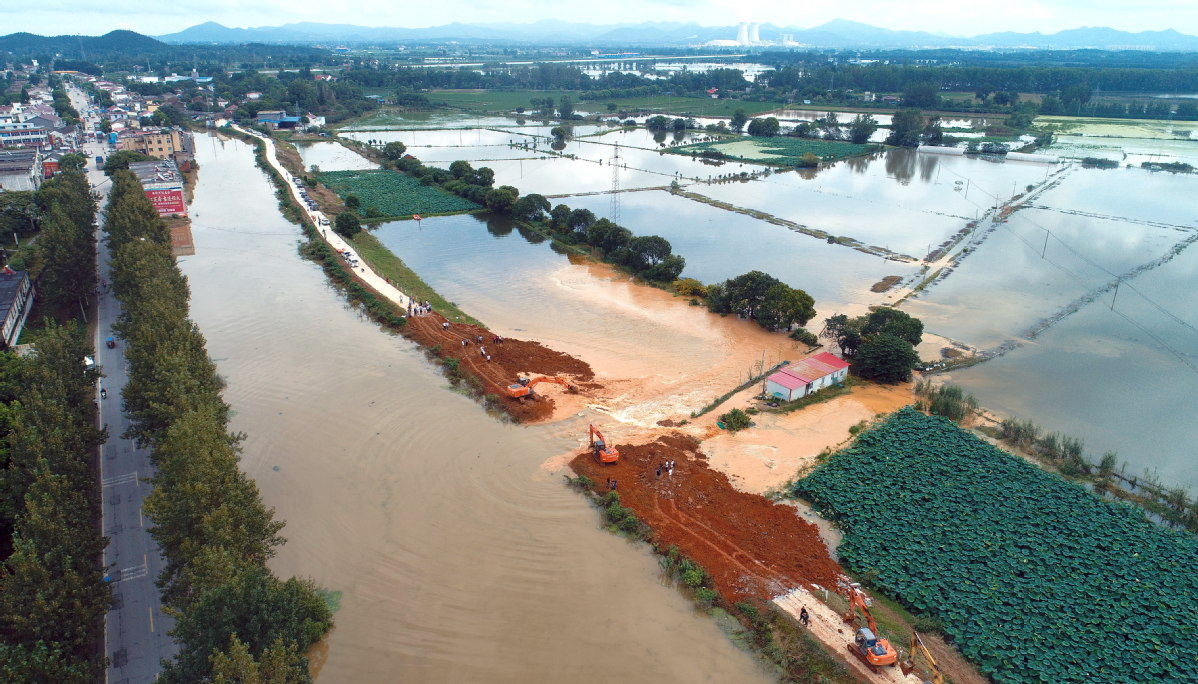 china massive flood updates yangtze river in the throes of third flood peak 45 million affected