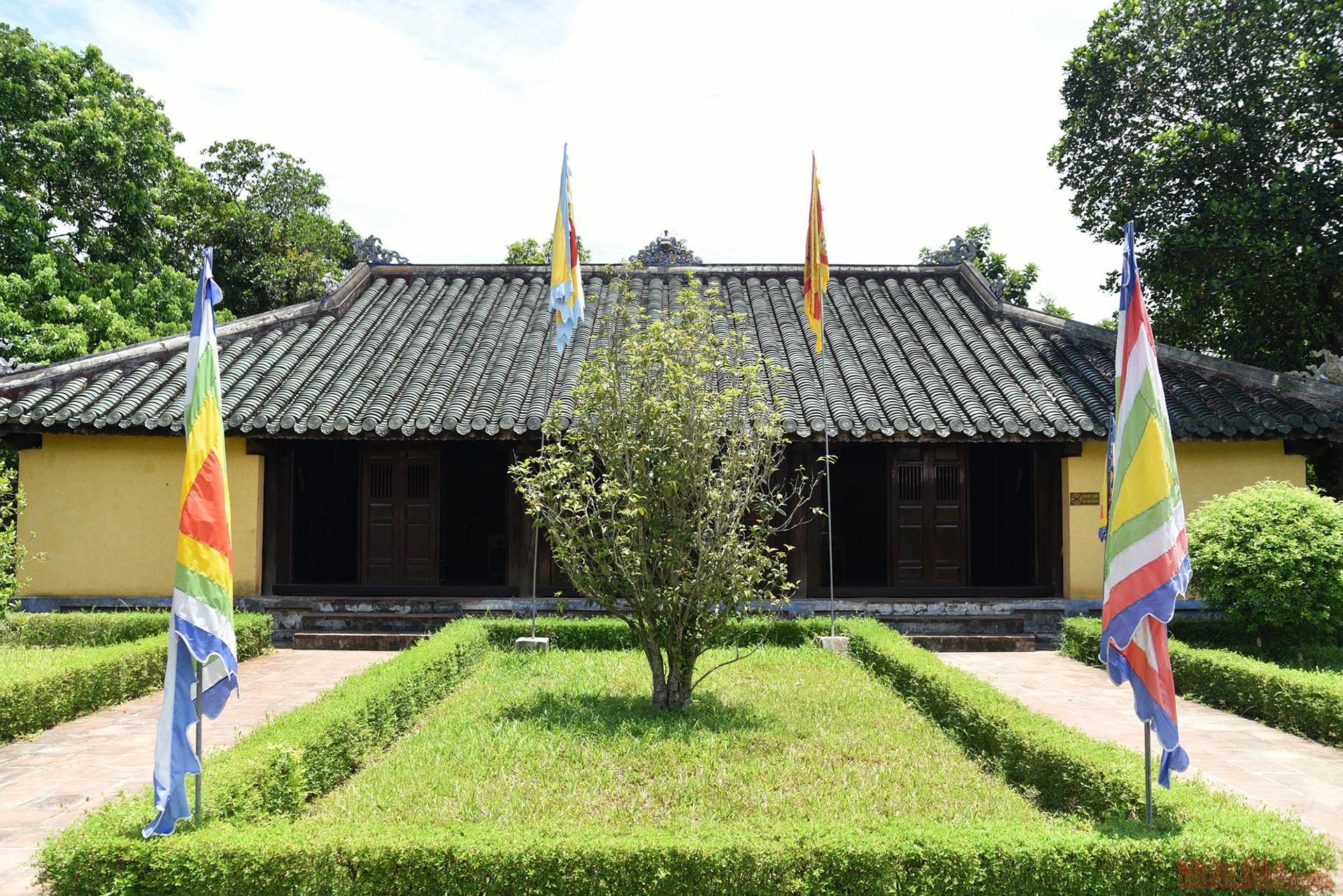 gia long tomb the solemn resting place of nguyen dynastys first emperor