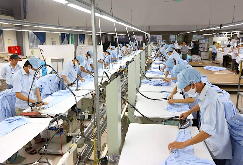 100,000 Vietnamese may be unemployed per month due to COVID-19