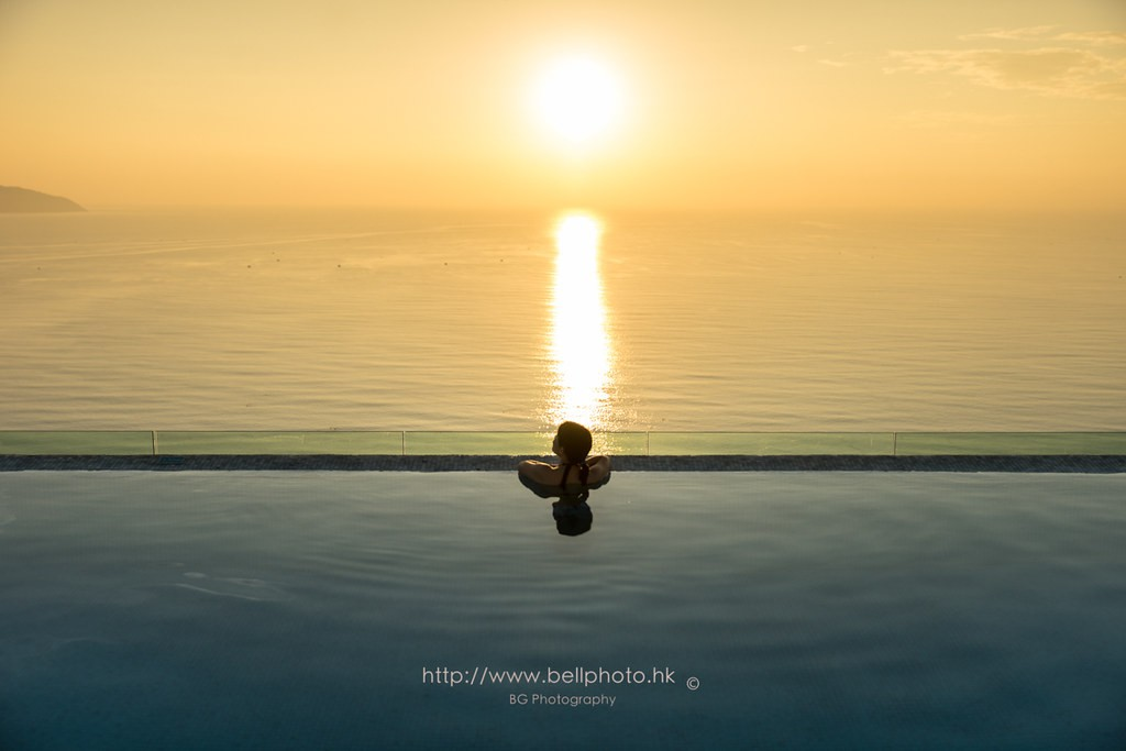 spellbinding sunset in da nang under the lens of a foreign photographer