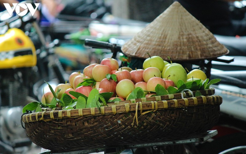 the unique specialties of hanoi in autumn