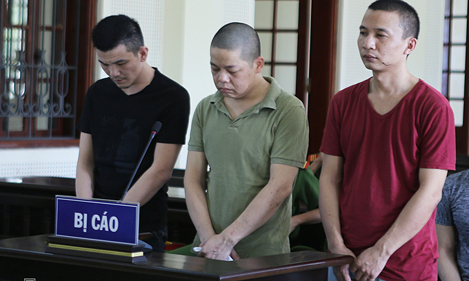 Three Chinese imprisoned in Vietnam for stealing US$12,000 from ATMs