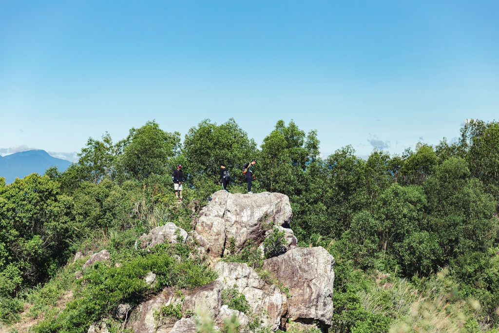 hon vuon mountain a new charm in central vietnam