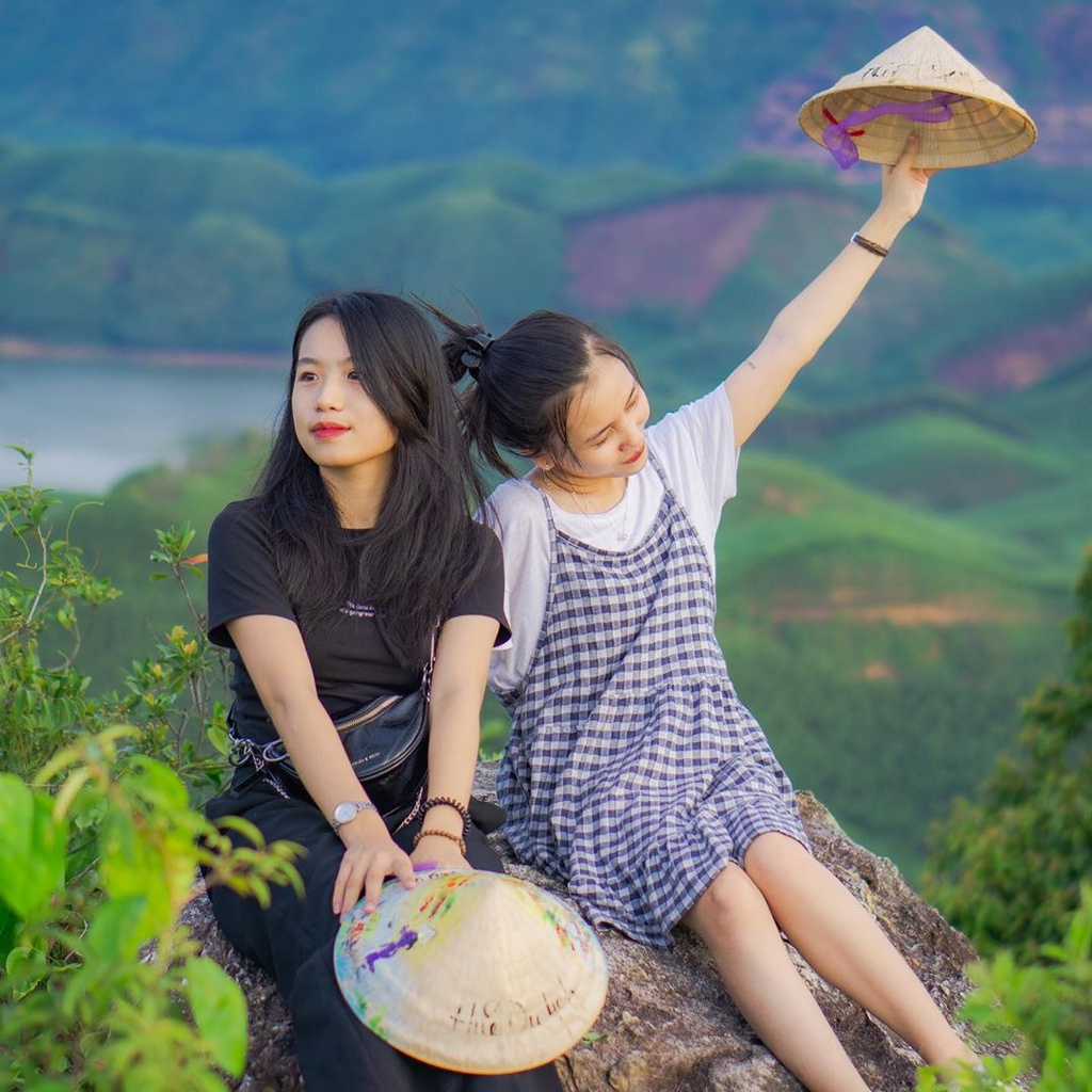 hon vuon mountain a new charm in central vietnam