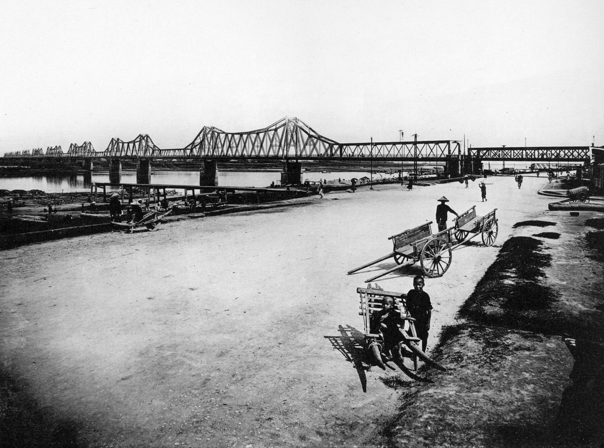 Tourist attractions in Vietnam 100 years ago through French photographer’s lens