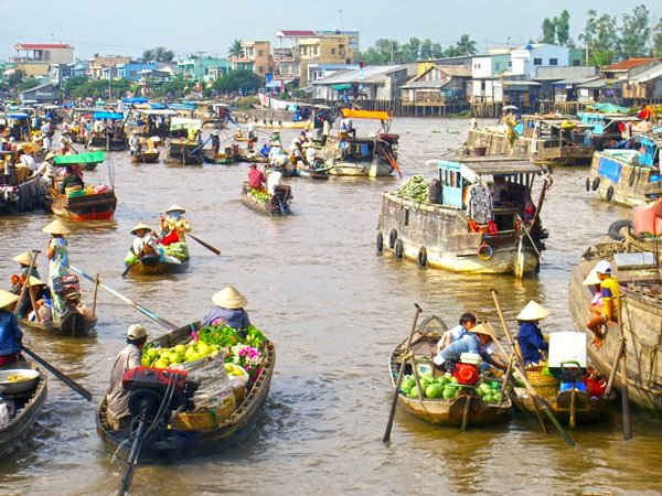 tra on floating market enduring cultural trait of vietnams mekong delta