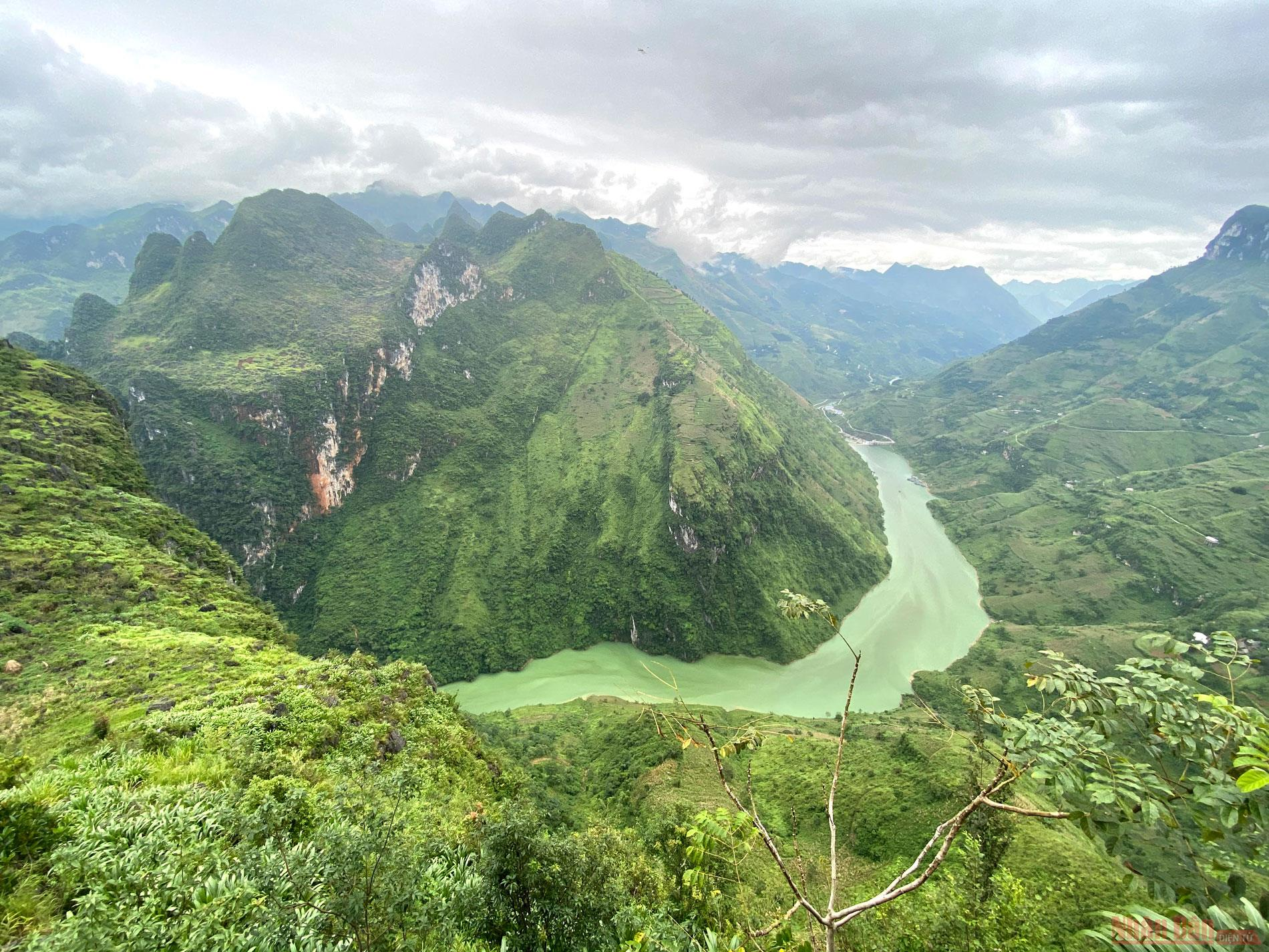 Spectacular angles of Nho Que River in Northern Vietnam