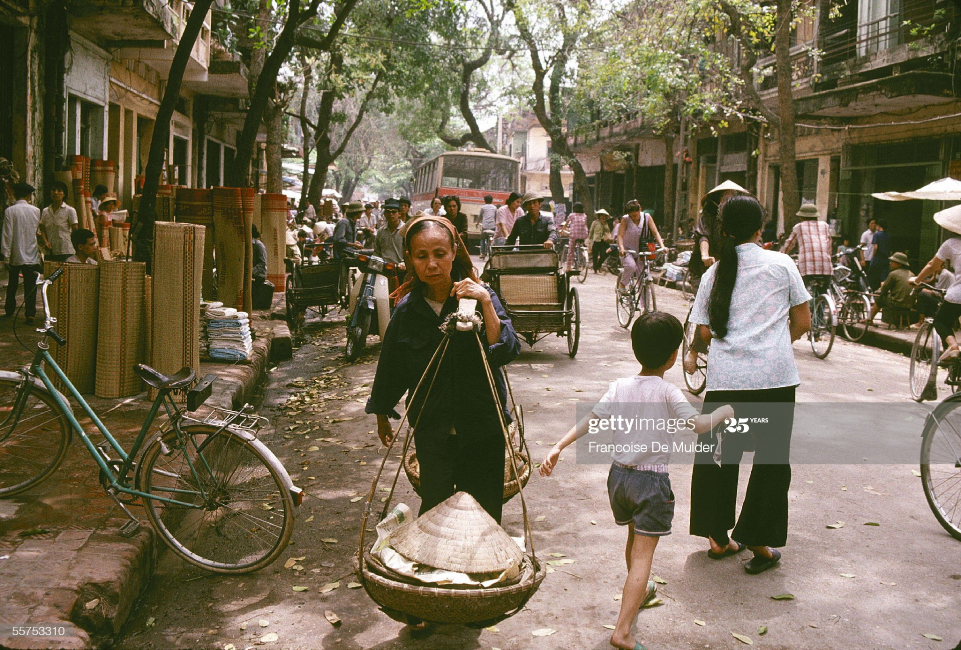 Rustic life of Hanoi in 1989 through French journalist’s lens