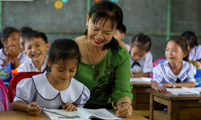 two vietnamese representatives join unesco network of learning cities