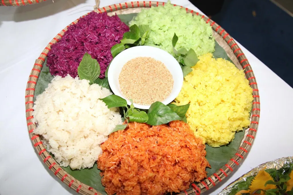 “Must-try” specialties of Northwestern Vietnam in ripening rice season