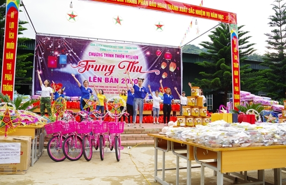 Mid-Autumn Festival in Ta Sin Thang