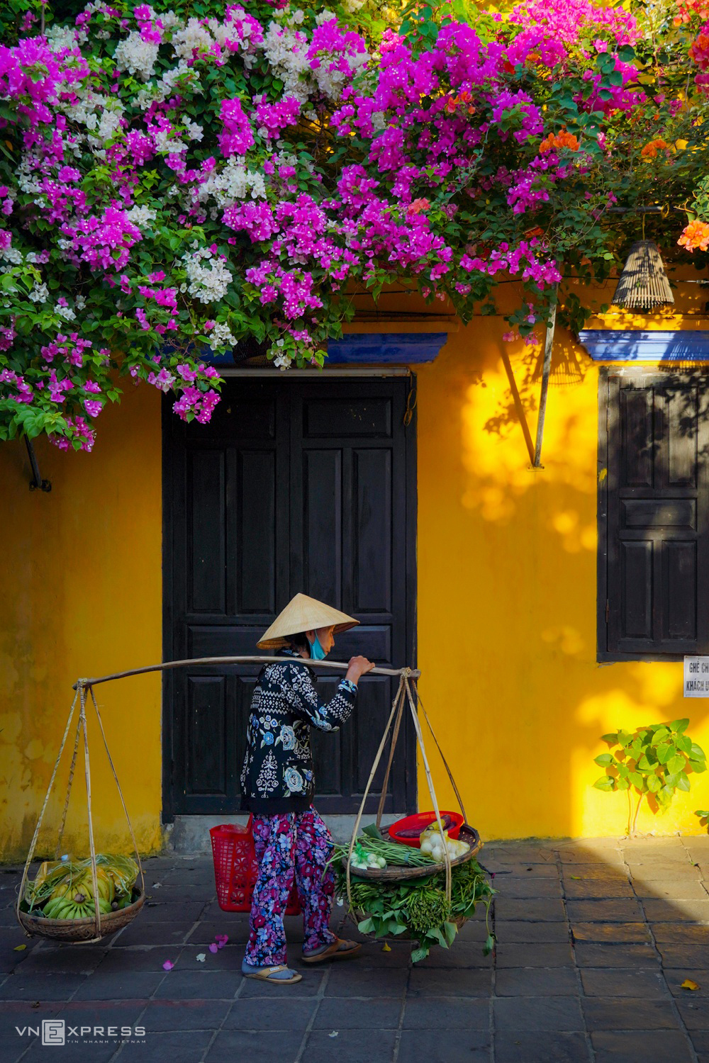 A glimpse of poetic Hoi An Ancient Town in autumn