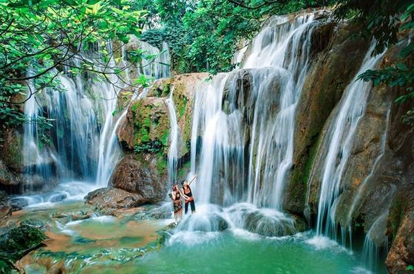 Conquering mysterious Elephant Waterfall in Central Highlands