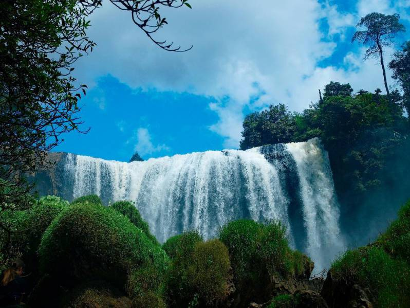 Conquering mysterious Elephant Waterfall in Central Highlands