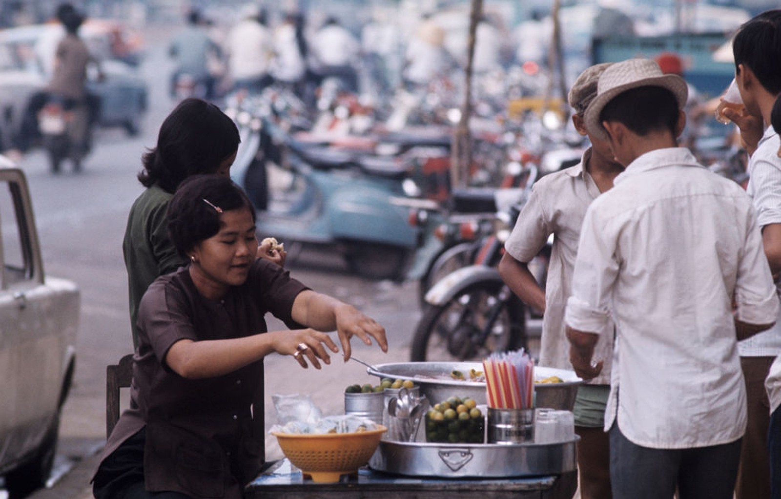 Interesting photos of Saigon women in 1972 under US photographer’s lens