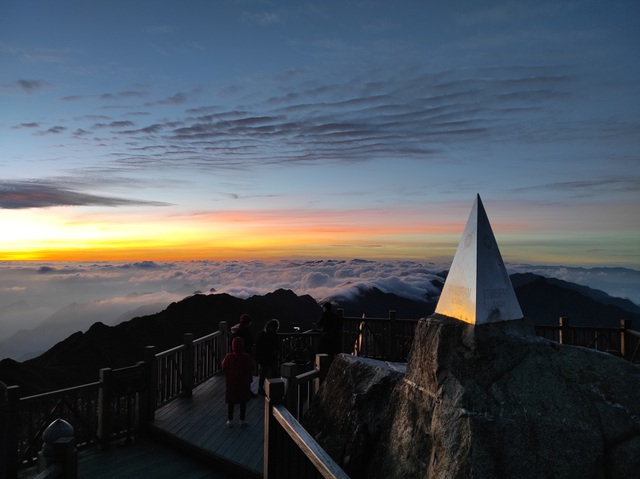 Fansipan Mount, a paradise for cloud-hunters