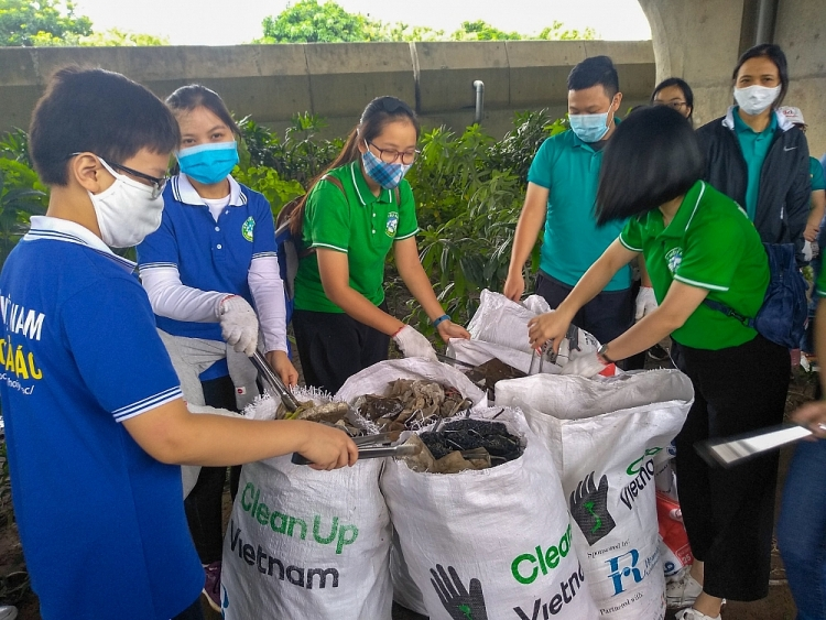 Let's Do It! Hanoi launched campaign “World Cleanup Day 2020” for a green capital