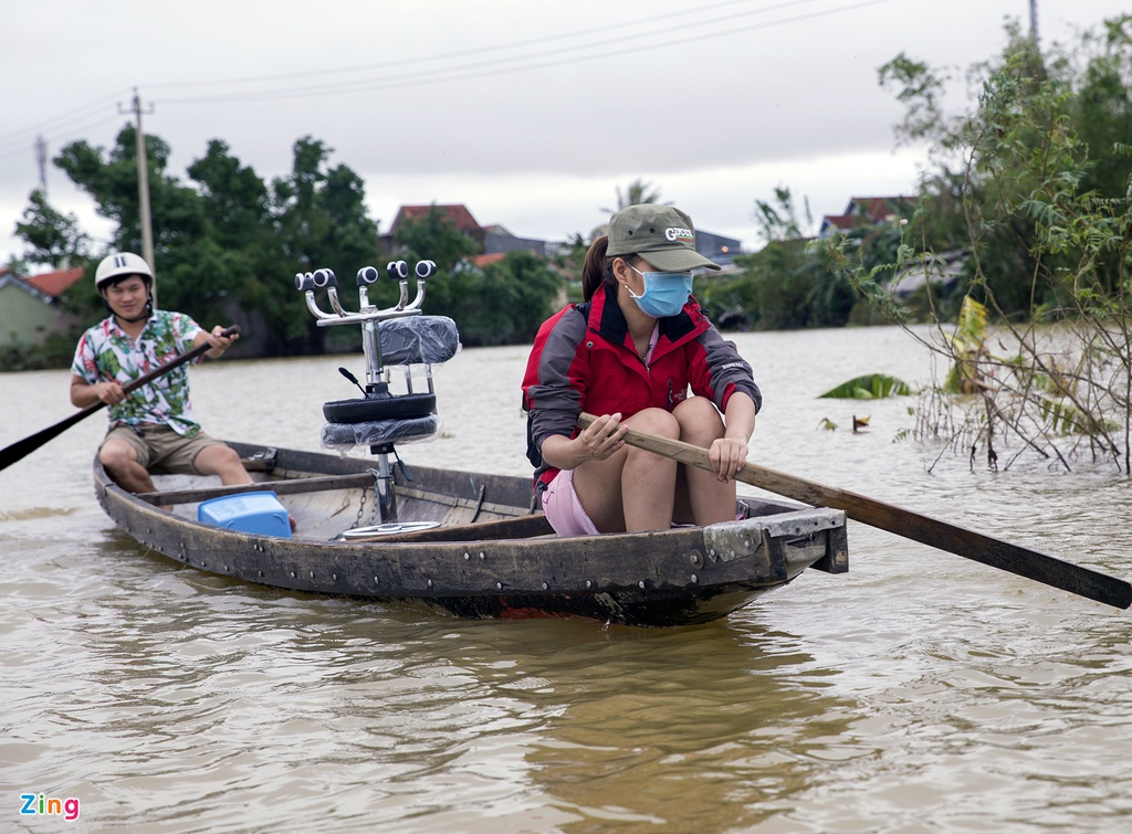 In photos: Thousands of houses in Thua Thien Hue inundated in water