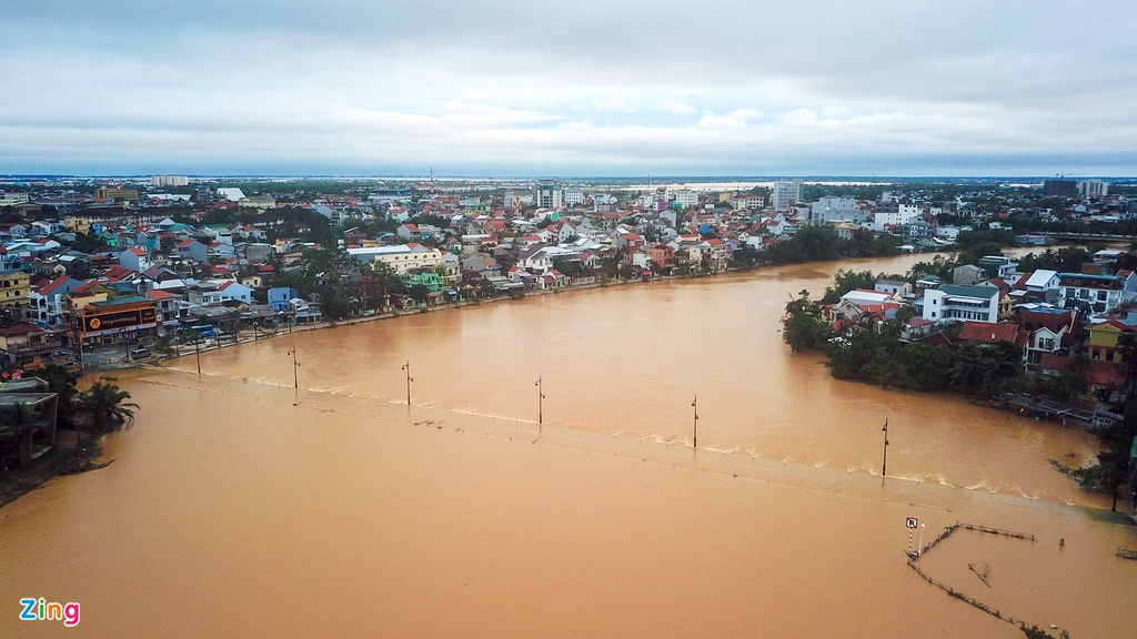 In photos: Thousands of houses in Thua Thien Hue inundated in water