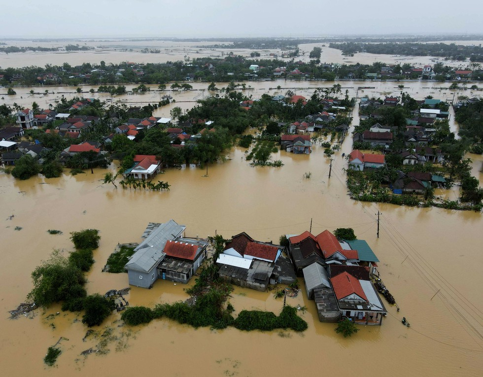 In photos: Thousands of houses in Thua Thien Hue inundated in water ...