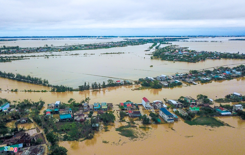 In photos: Thousands of houses in Thua Thien Hue inundated in water