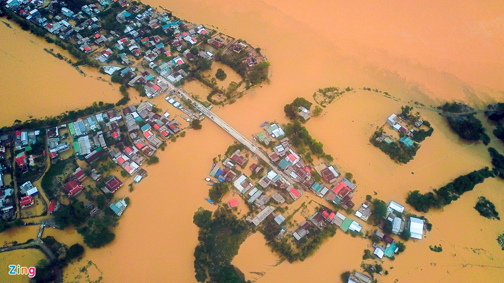 in photos thousands of houses in thua thien hue inundated water