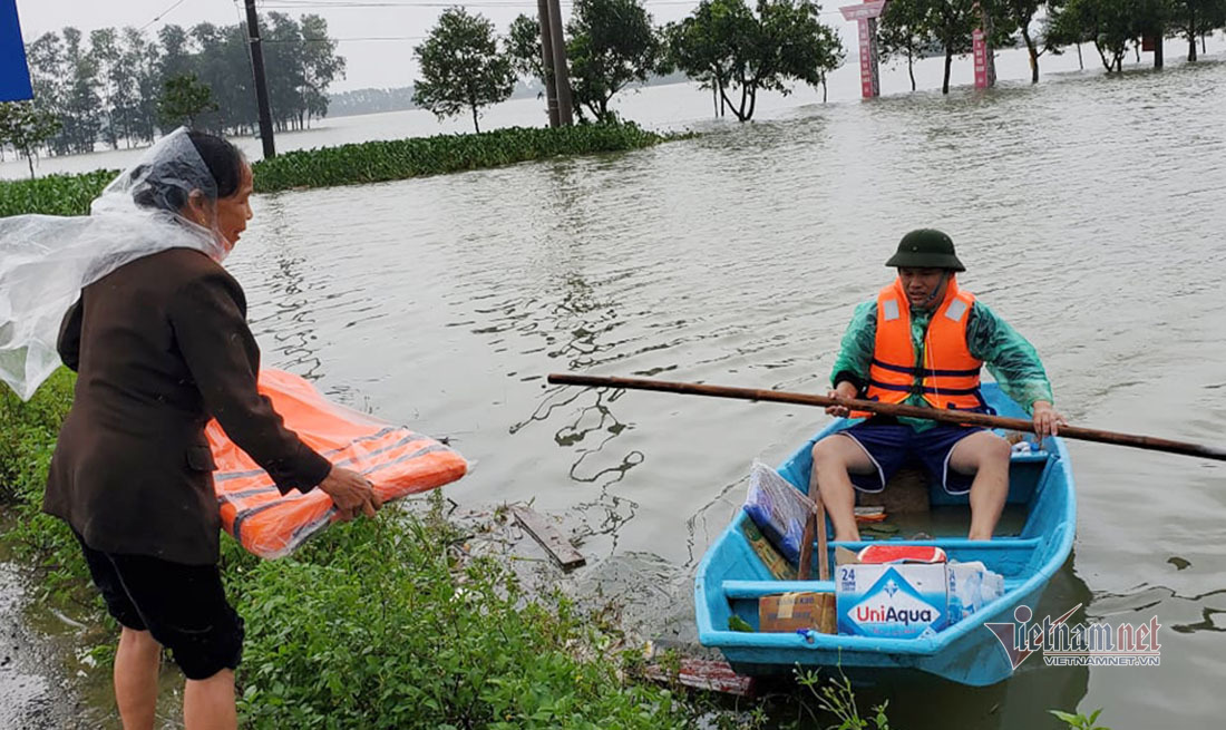 Fridges turned into lifeboats during record flooding in central Vietnam