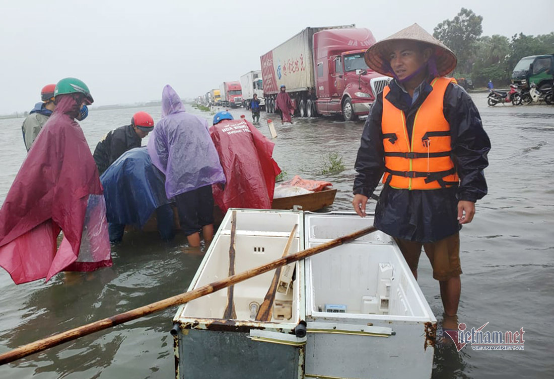 Fridges turned into lifeboats during record flooding in central Vietnam