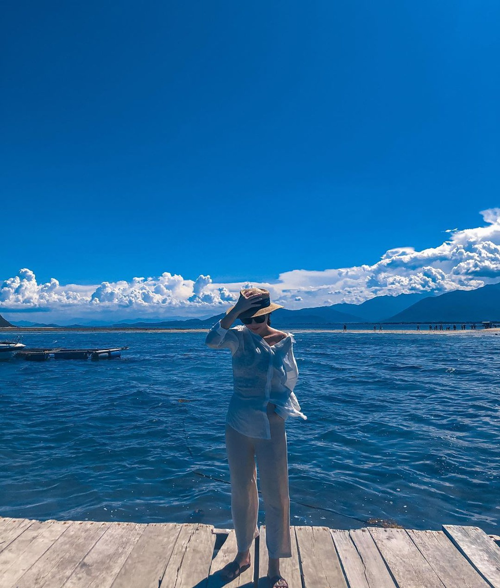 Alluring wooden bridges amidst blue sea in Vietnam's famous tourism hub