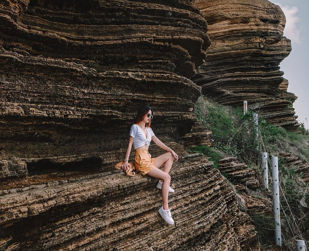 Tourist-attracting vertical cliffs in Vietnam