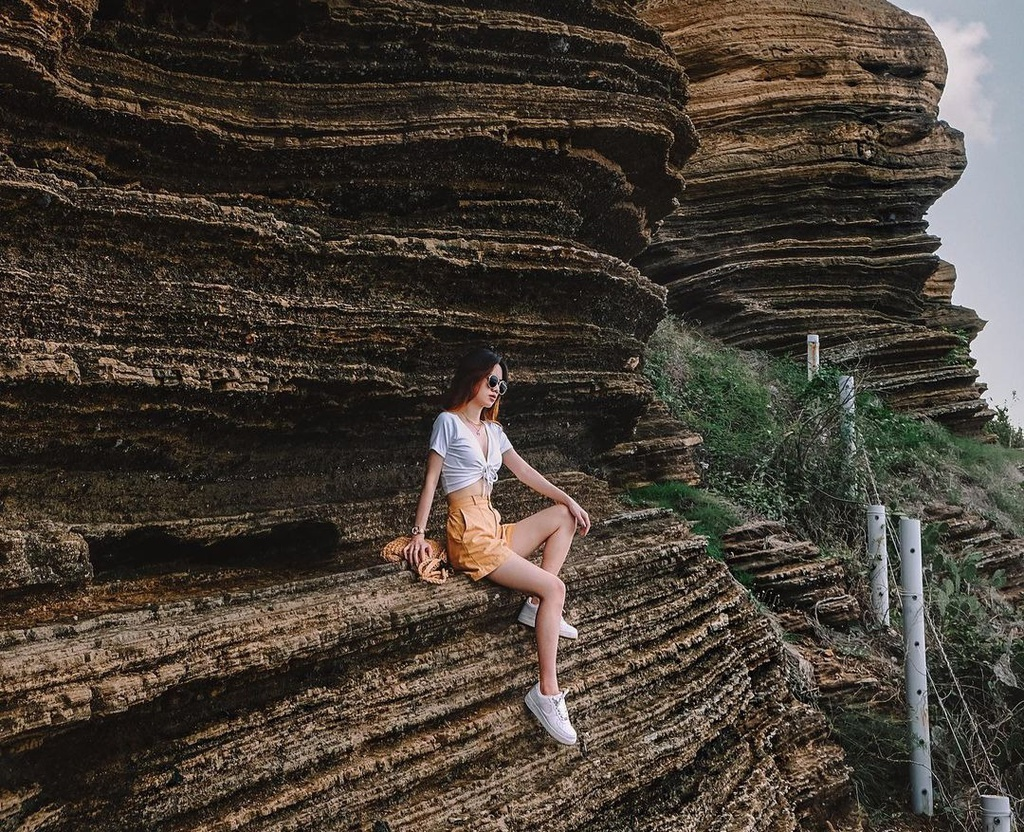 tourist attracting vertical cliffs in vietnam