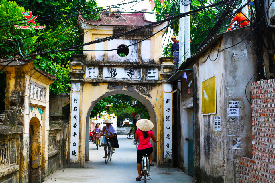 Back in time at Cu Da ancient village in Northern Vietnam