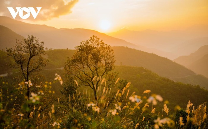 Glorious sunset in Vietnam’s mountainous regions Glorious sunset in Vietnam’s mountainous regions