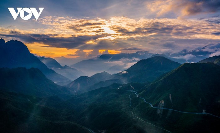 Glorious sunset in Vietnam’s mountainous regions Glorious sunset in Vietnam’s mountainous regions