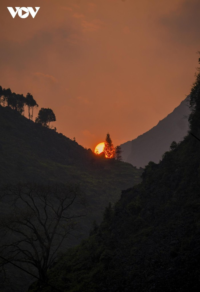 Glorious sunset in Vietnam’s mountainous regions