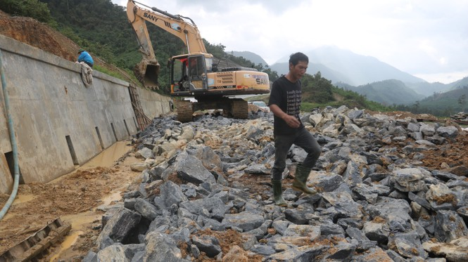 roads in central vietnam heavily ruined by storm molave