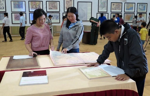 Exhibition on Vietnam's sovereignty over Hoang Sa and Truong Sa ongoing in Da Nang