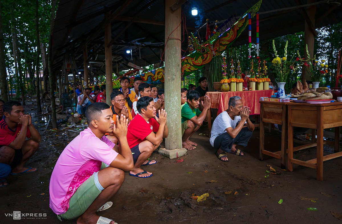 Boat-racing festival, a traditional cultural feature of Mekong Delta