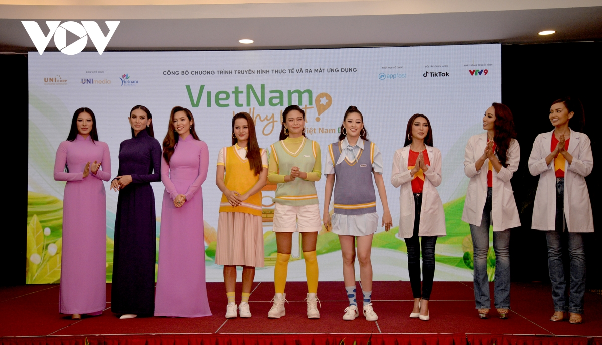 Nine Vietnamese beauty queens promote the country’s tourism