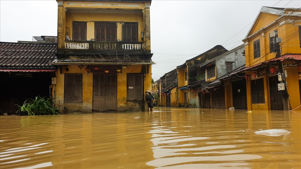 Hoi An Ancient Town flooded again after storm Etau