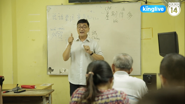 Pagoda in Vietnam's Metropolis provides six languague teaching classes for free