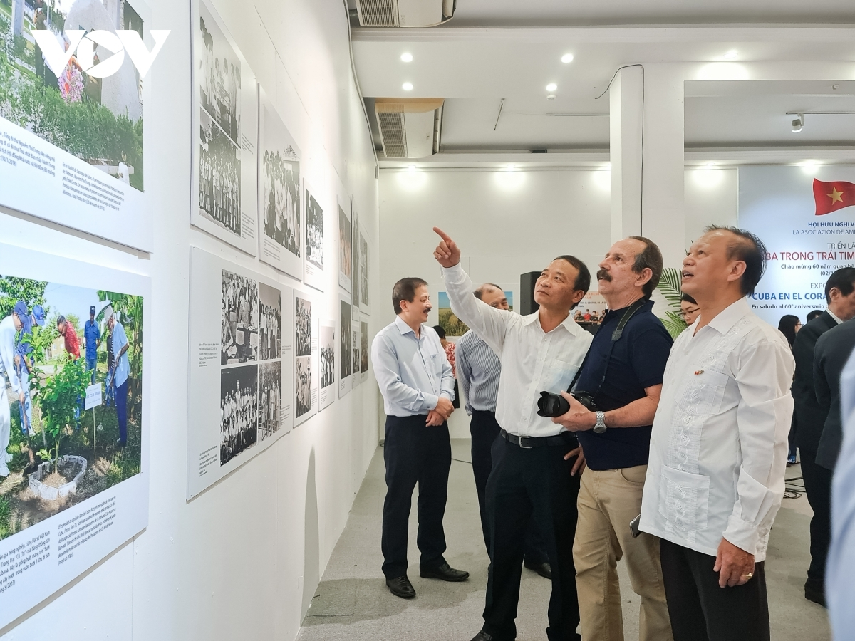 Photo exhibition highlights Vietnam-Cuba diplomatic relations